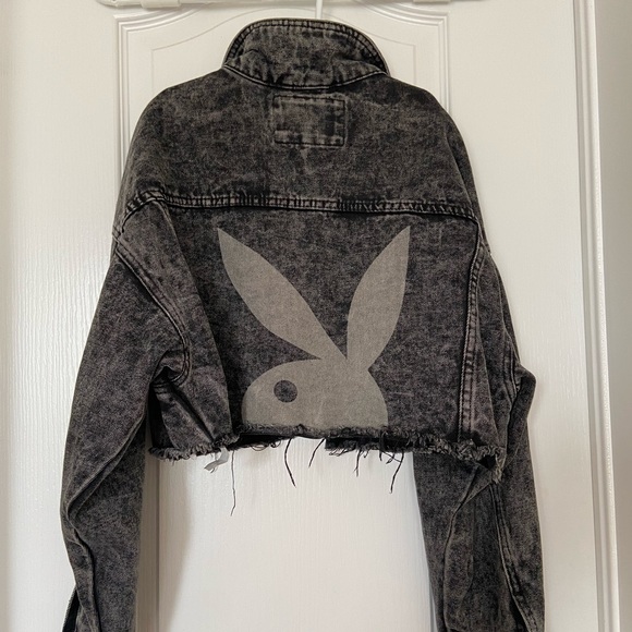 urban planet (playboy) - black cropped button-up jean jacket - Picture 2 of 4